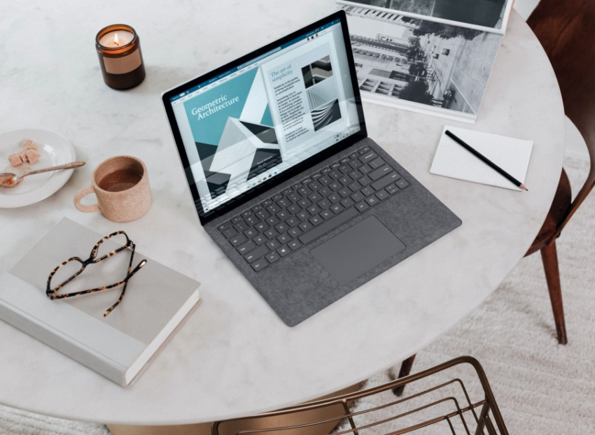 Laptop geometric arch